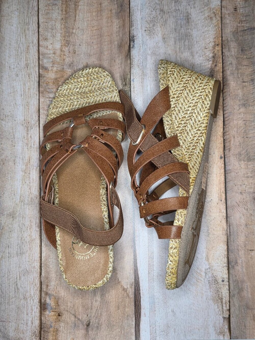 BNWT White Mountain Sling Back Wedge Sandal